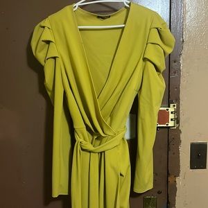 Knee length dress with a belt